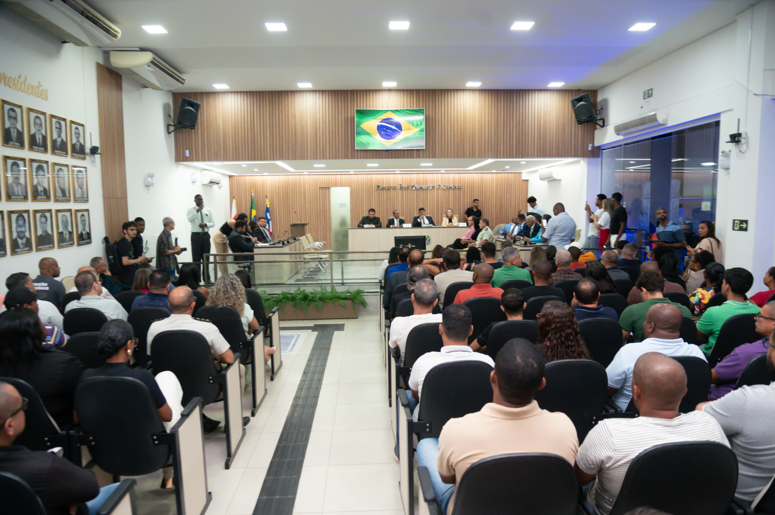 Read more about the article Câmara Municipal recebe prefeito e vice em sessão de abertura do ano legislativo